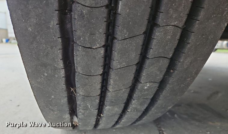 image for item NZ9042 2014 Volvo VNL  semi truck