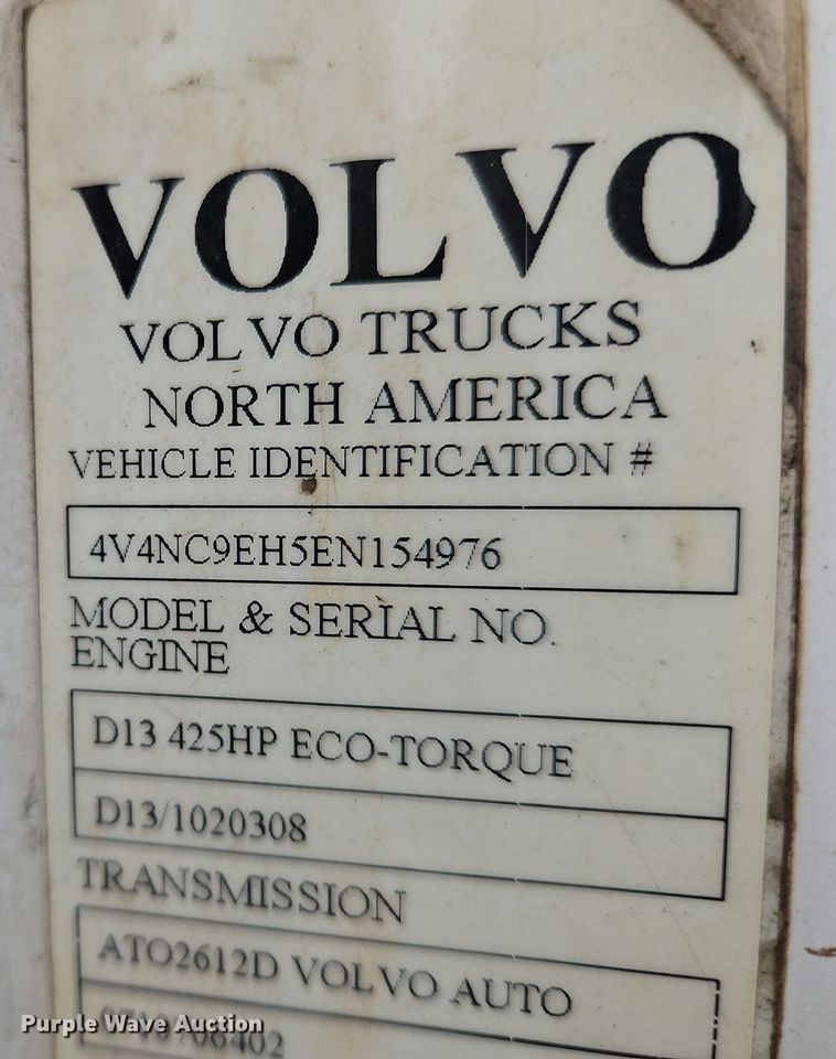 image for item NZ9042 2014 Volvo VNL  semi truck