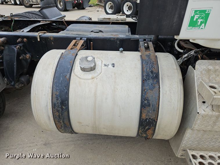 image for item NZ9043 2012 Freightliner Cascadia  semi truck