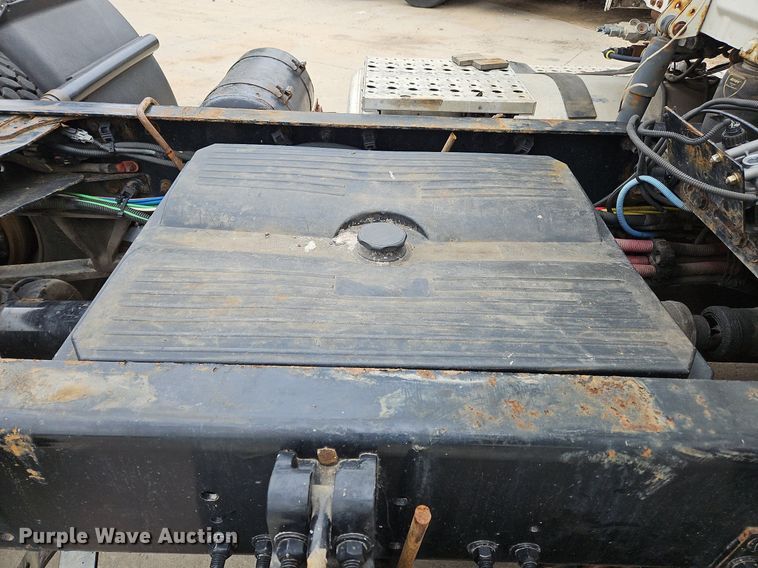 image for item NZ9043 2012 Freightliner Cascadia  semi truck