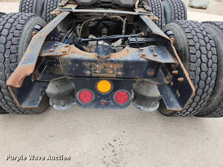 image for item NZ9043 2012 Freightliner Cascadia  semi truck