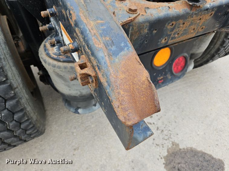 image for item NZ9043 2012 Freightliner Cascadia  semi truck