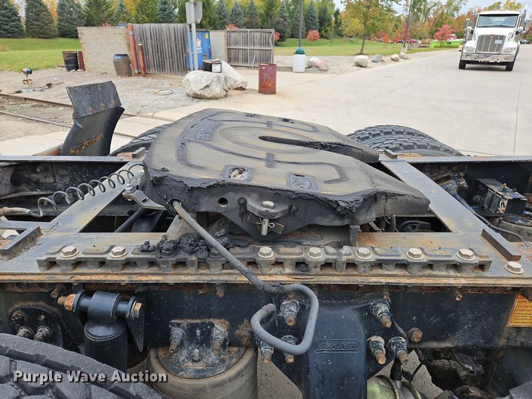 image for item NZ9043 2012 Freightliner Cascadia  semi truck