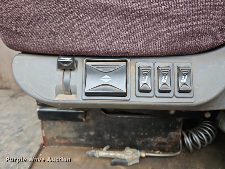 image for item NZ9043 2012 Freightliner Cascadia  semi truck