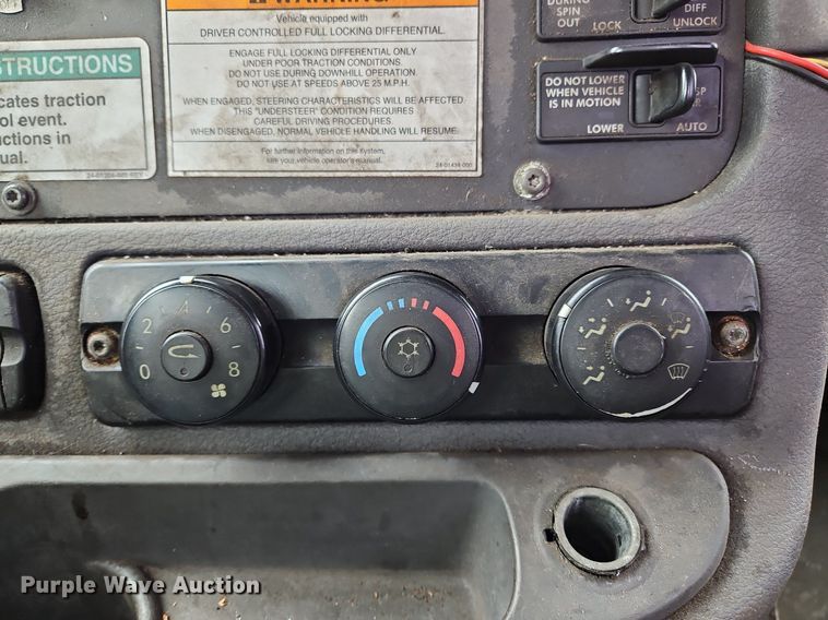 image for item NZ9043 2012 Freightliner Cascadia  semi truck