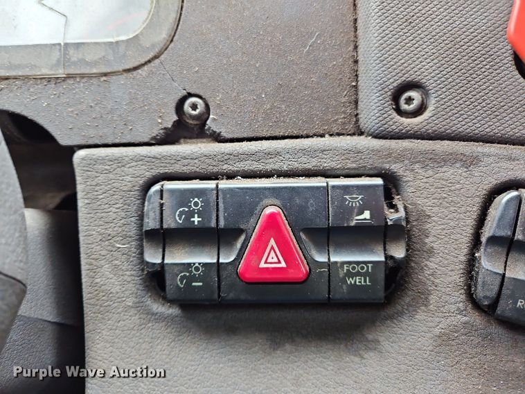 image for item NZ9043 2012 Freightliner Cascadia  semi truck