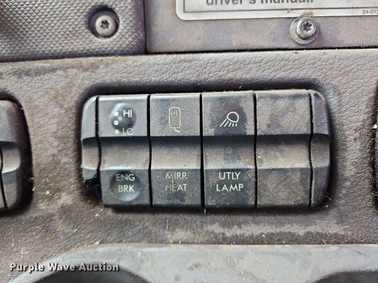 image for item NZ9043 2012 Freightliner Cascadia  semi truck