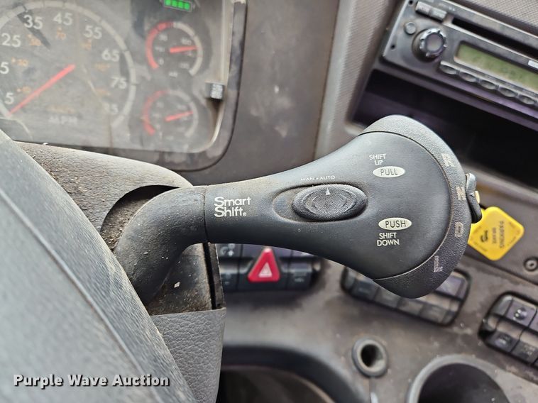 image for item NZ9043 2012 Freightliner Cascadia  semi truck