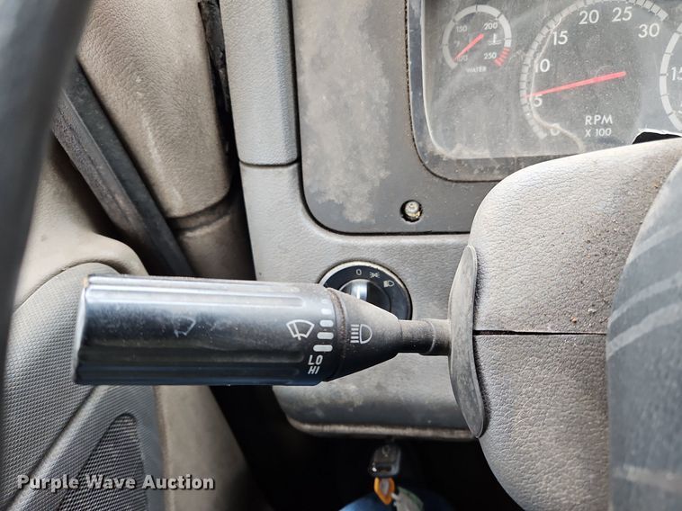 image for item NZ9043 2012 Freightliner Cascadia  semi truck