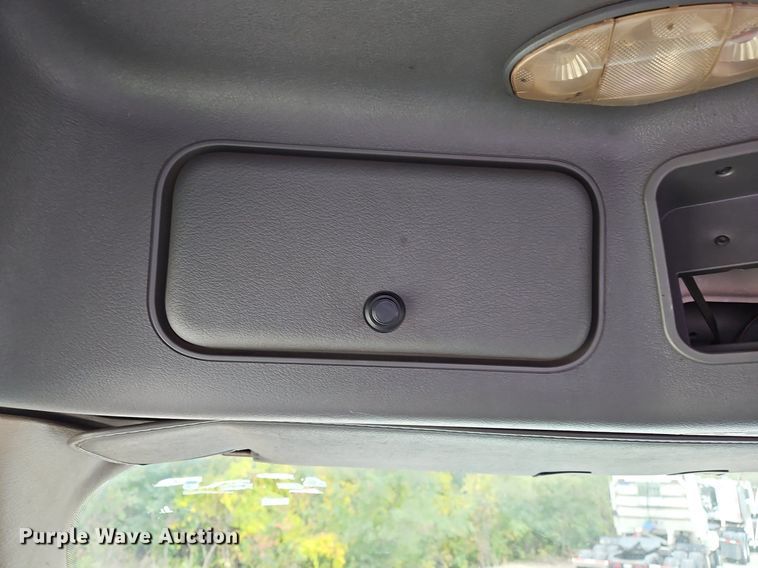 image for item NZ9043 2012 Freightliner Cascadia  semi truck