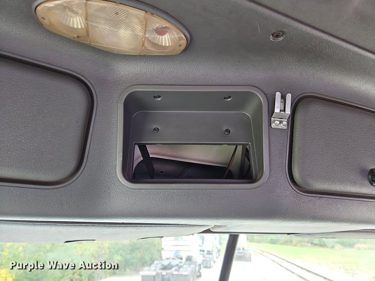 image for item NZ9043 2012 Freightliner Cascadia  semi truck