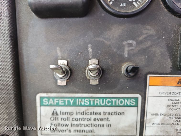 image for item NZ9043 2012 Freightliner Cascadia  semi truck