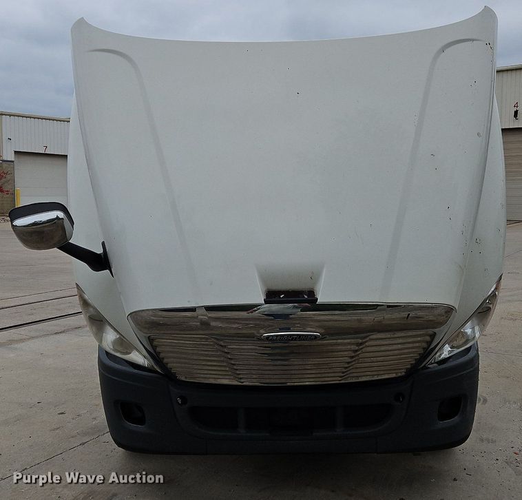 image for item NZ9043 2012 Freightliner Cascadia  semi truck