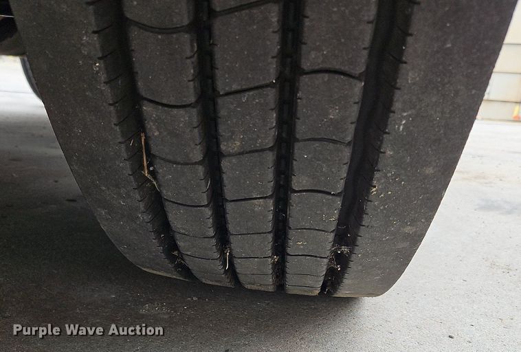 image for item NZ9043 2012 Freightliner Cascadia  semi truck