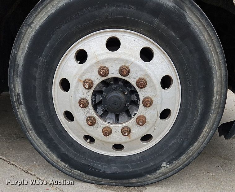 image for item NZ9043 2012 Freightliner Cascadia  semi truck