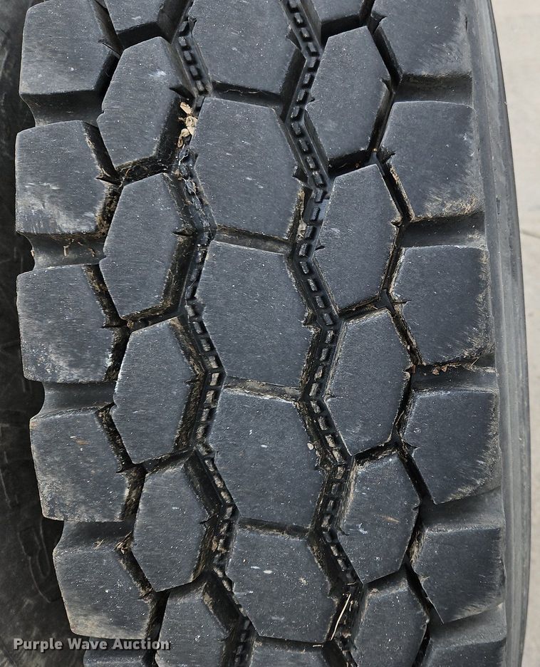 image for item NZ9043 2012 Freightliner Cascadia  semi truck