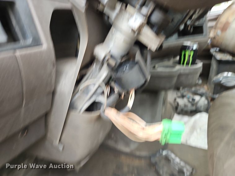 image for item NZ9044 2013 Volvo VNL  semi truck