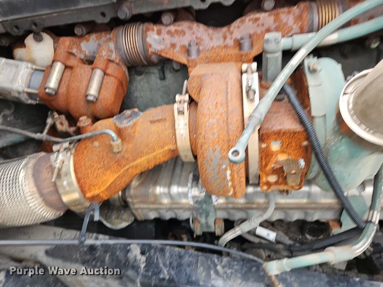 image for item NZ9044 2013 Volvo VNL  semi truck