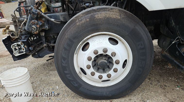 image for item NZ9044 2013 Volvo VNL  semi truck