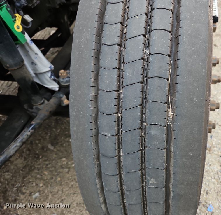 image for item NZ9044 2013 Volvo VNL  semi truck