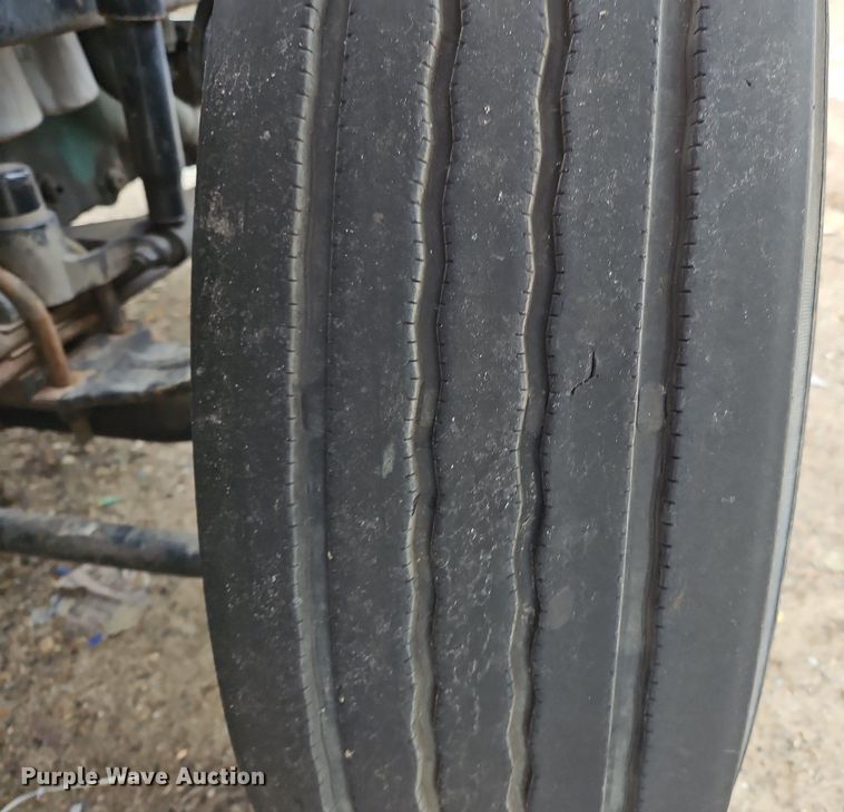 image for item NZ9044 2013 Volvo VNL  semi truck