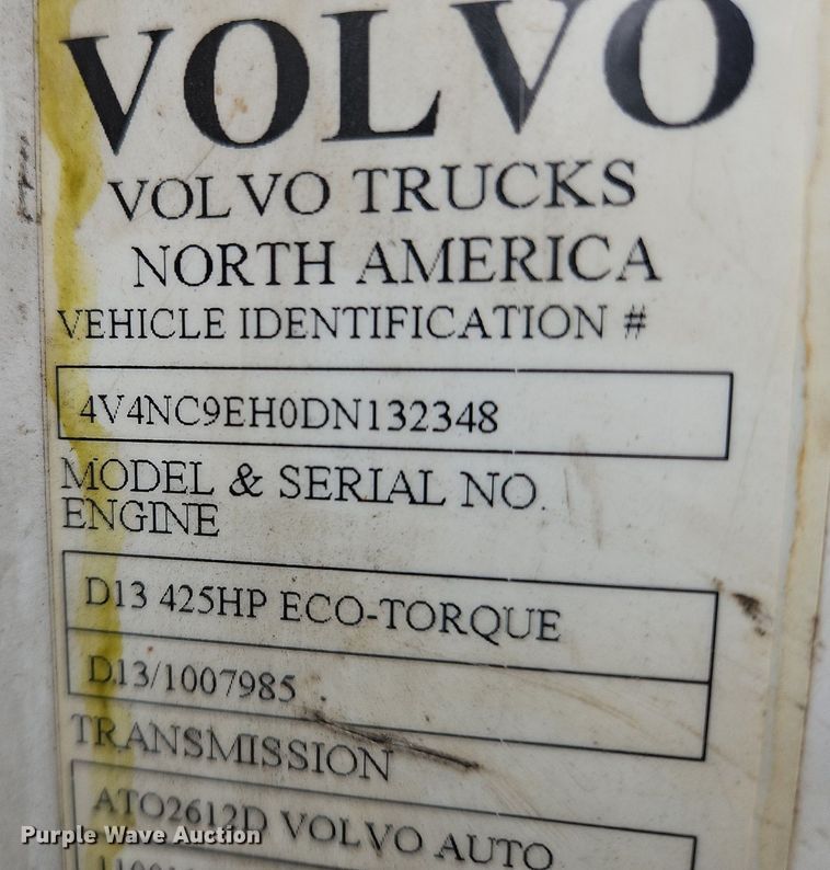 image for item NZ9044 2013 Volvo VNL  semi truck