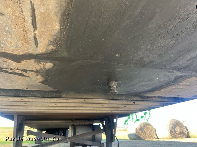 image for item OA9133 2013 Utility  refrigerated van trailer