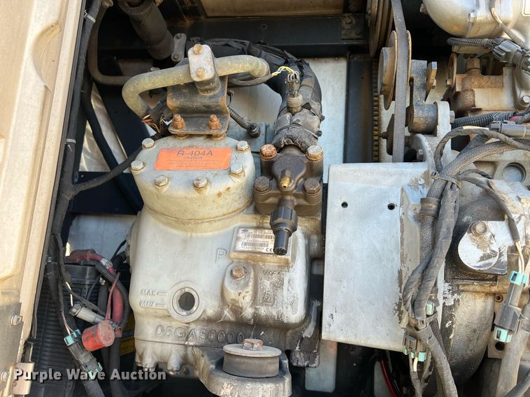 image for item OA9133 2013 Utility  refrigerated van trailer