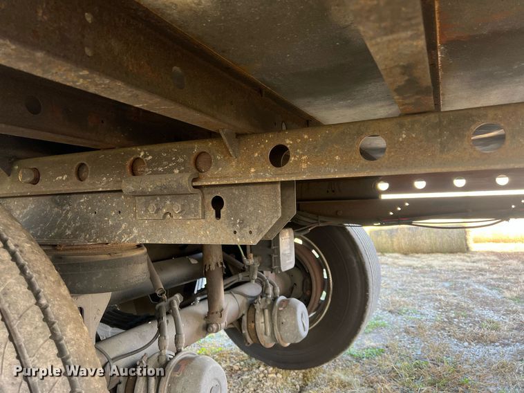 image for item OA9133 2013 Utility  refrigerated van trailer