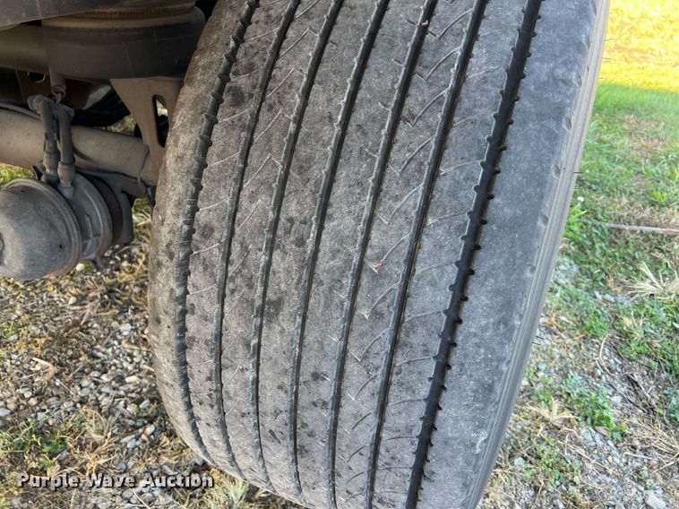 image for item OA9133 2013 Utility  refrigerated van trailer