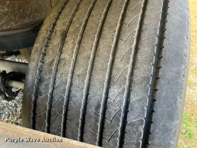 image for item OA9133 2013 Utility  refrigerated van trailer