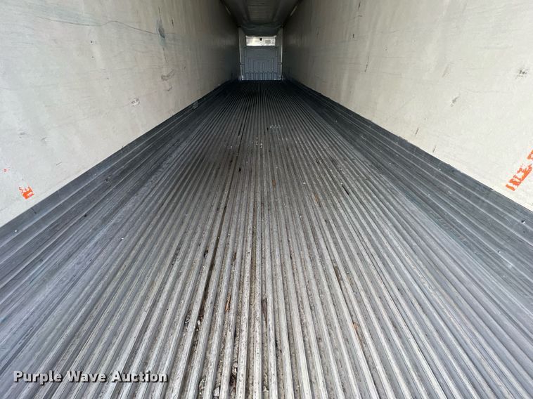 image for item OA9134 2004 Utility  refrigerated van trailer