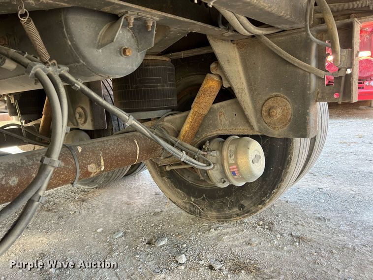 image for item OA9134 2004 Utility  refrigerated van trailer