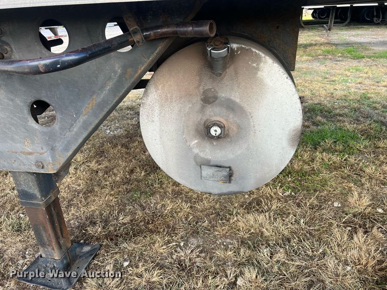 image for item OA9135 2013 Utility  refrigerated van trailer