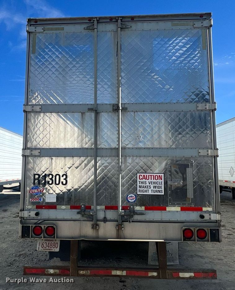 image for item OA9136 2013 Utility  refrigerated van trailer