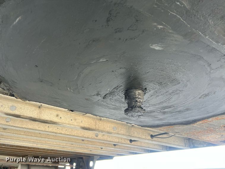 image for item OA9136 2013 Utility  refrigerated van trailer