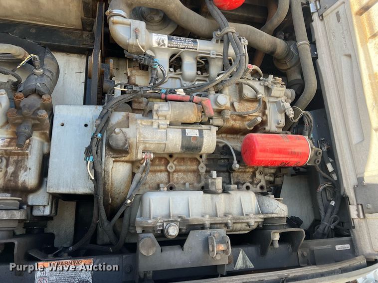 image for item OA9136 2013 Utility  refrigerated van trailer