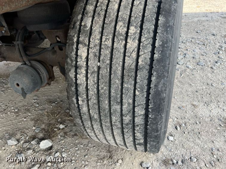 image for item OA9136 2013 Utility  refrigerated van trailer