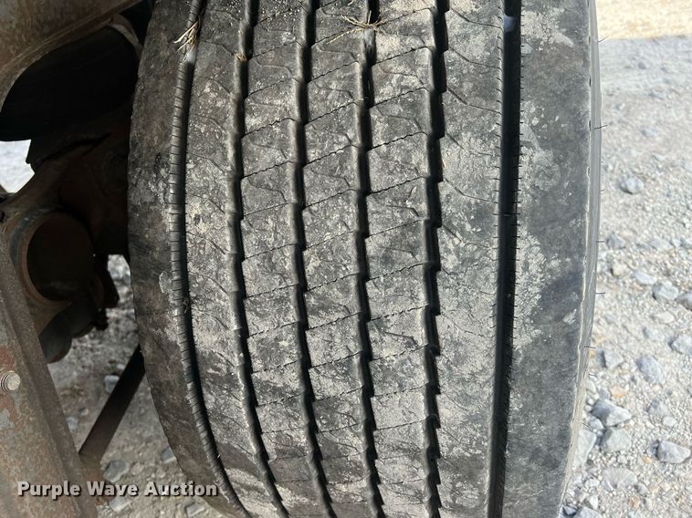 image for item OA9136 2013 Utility  refrigerated van trailer