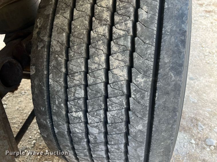 image for item OA9136 2013 Utility  refrigerated van trailer