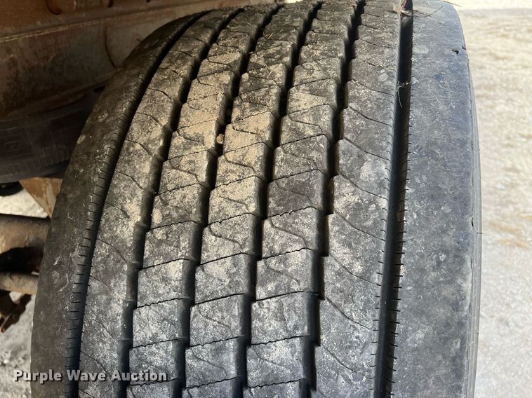 image for item OA9136 2013 Utility  refrigerated van trailer