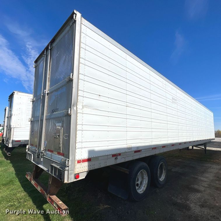 image for item OA9137 2005 Utility  refrigerated van trailer