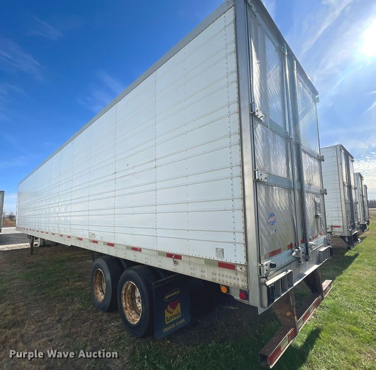 image for item OA9137 2005 Utility  refrigerated van trailer