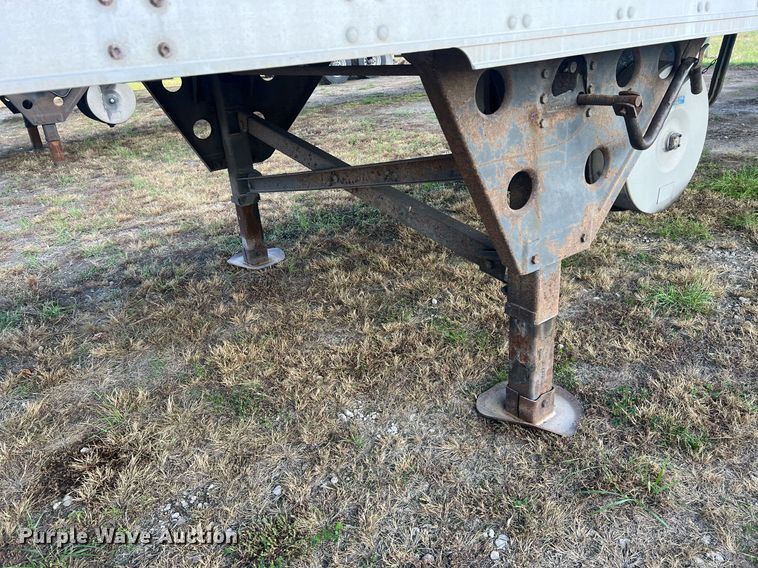 image for item OA9137 2005 Utility  refrigerated van trailer