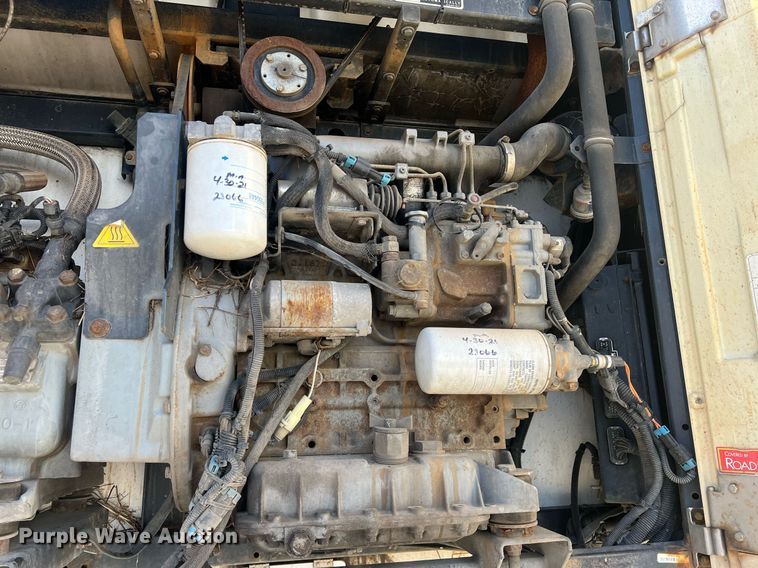 image for item OA9137 2005 Utility  refrigerated van trailer