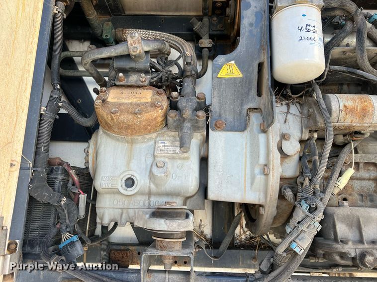 image for item OA9137 2005 Utility  refrigerated van trailer