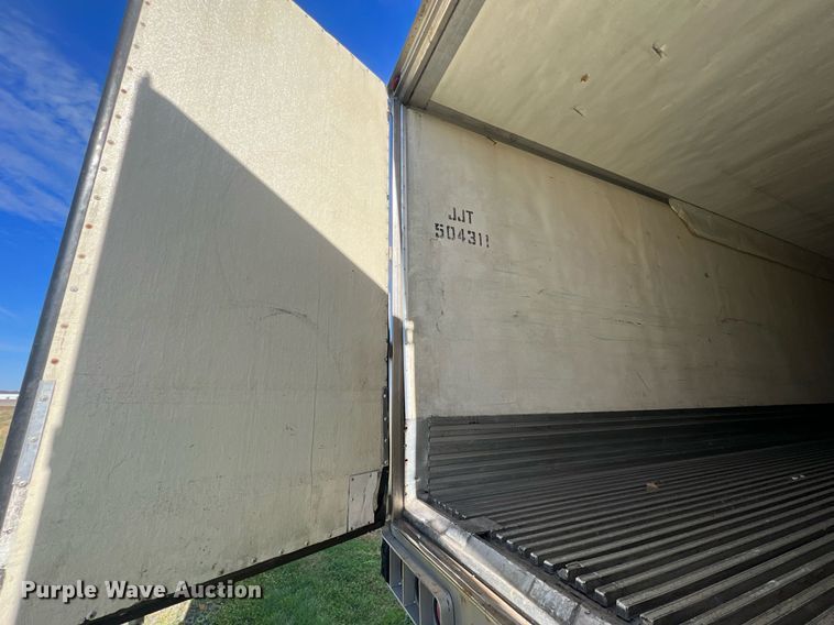 image for item OA9137 2005 Utility  refrigerated van trailer