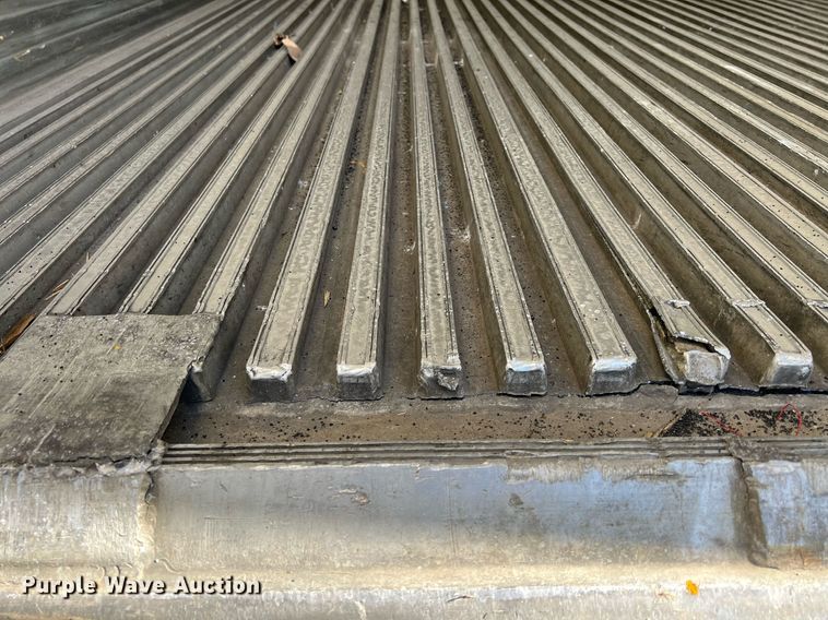 image for item OA9137 2005 Utility  refrigerated van trailer