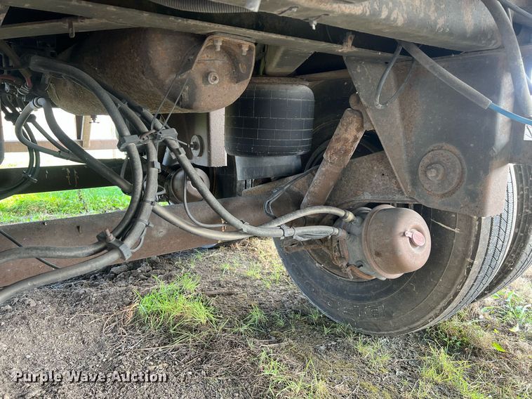 image for item OA9137 2005 Utility  refrigerated van trailer