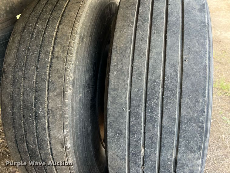 image for item OA9137 2005 Utility  refrigerated van trailer